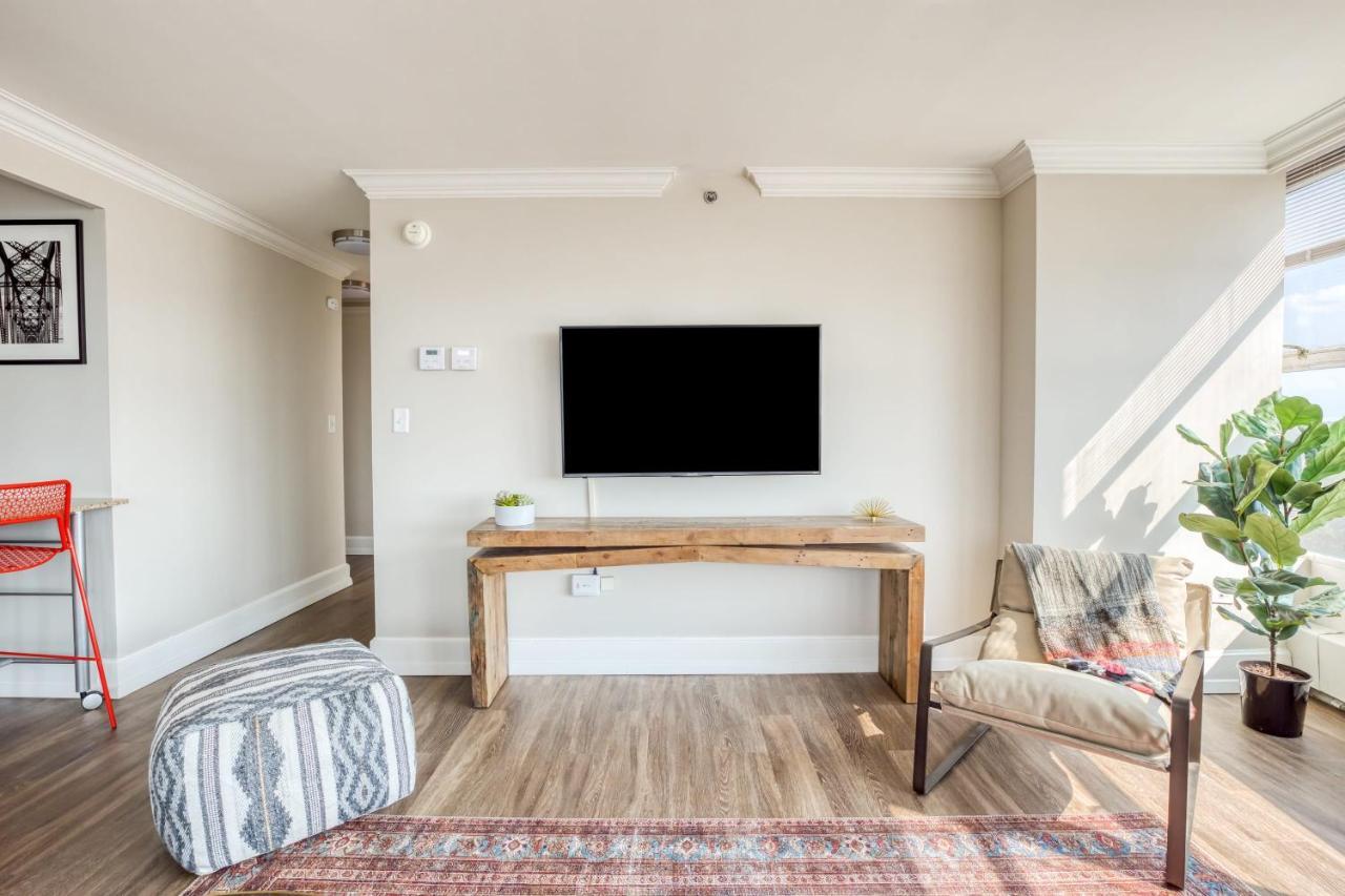 Cozysuites 800 Tower 1Br With Gym! 10 Louisville Exteriör bild