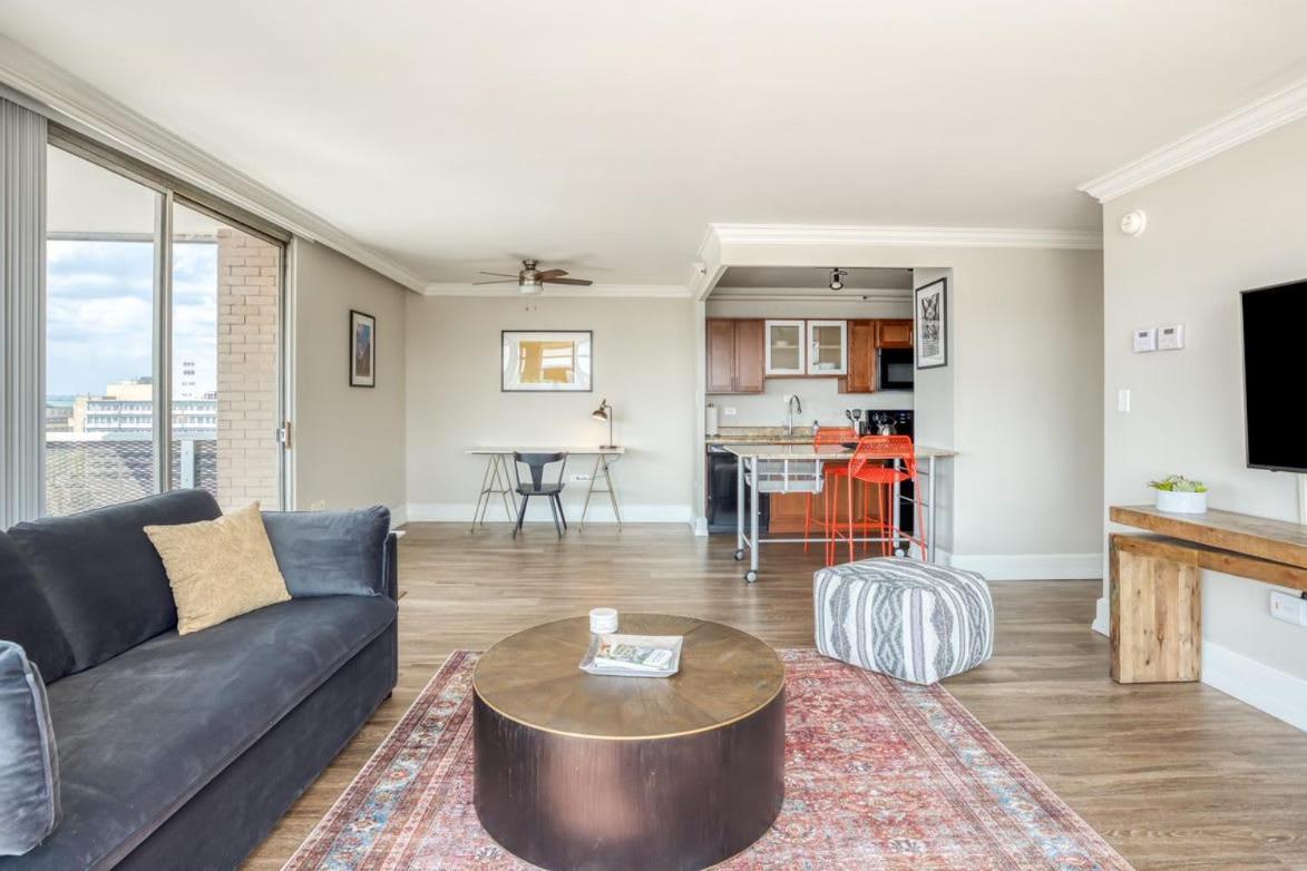 Cozysuites 800 Tower 1Br With Gym! 10 Louisville Exteriör bild