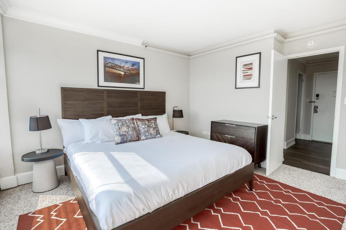 Cozysuites 800 Tower 1Br With Gym! 10 Louisville Exteriör bild