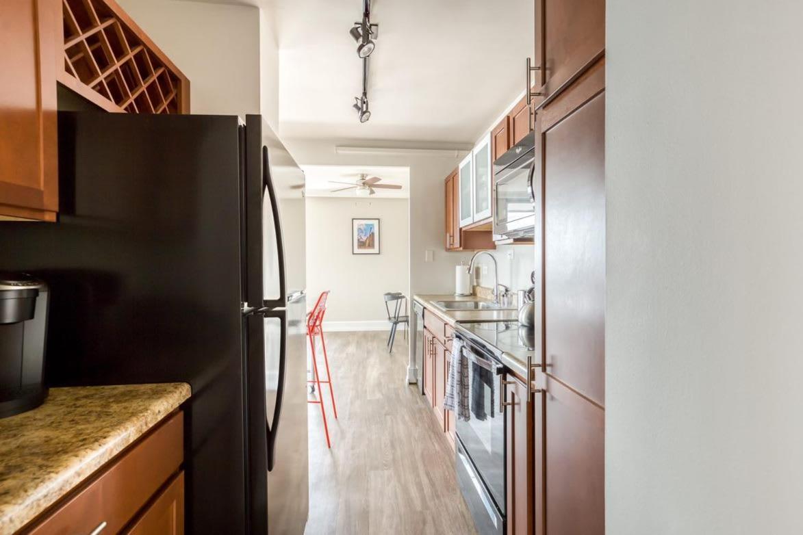 Cozysuites 800 Tower 1Br With Gym! 10 Louisville Exteriör bild