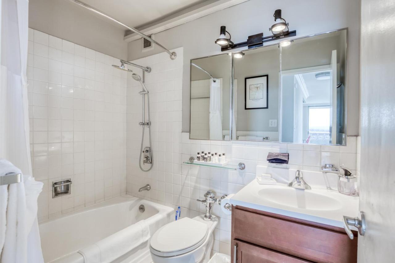 Cozysuites 800 Tower 1Br With Gym! 10 Louisville Exteriör bild